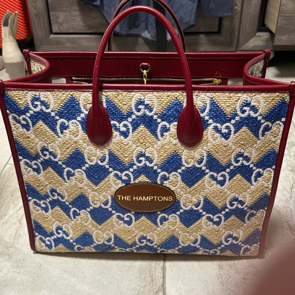 the Hamptons Gucci limited Tote. Used a few times only.
